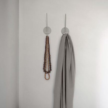 ACROBATE_GRIS-ARGILE_COLOR_MIX_GALET_KONG_VISUEL2022_SARAH_BALHADERE_BD